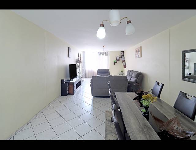 2.5 BEDROOM APARTMENT FOR SALE IN BEDFORD GARDENS